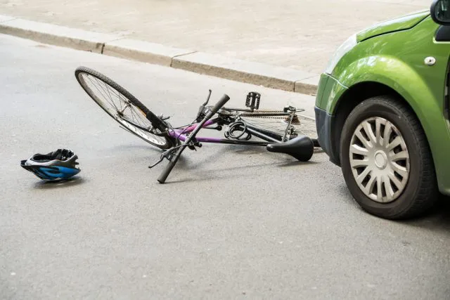 自転車事故で1億円近い賠償金請求の事例も！ 自転車保険の加入の実態とは？