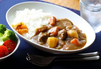 カレーを作る男性が増えている？カレールーへの年間支出金額はいくら？