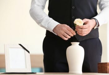 もしも夫・妻が亡くなったら、いくら受け取れる？ 会社員の妻を亡くした、会社員の夫の場合