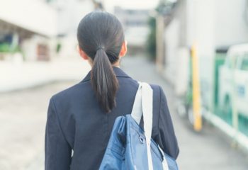 子どもを私立中学に入れるとどれくらいかかる？ 初年度費用の平均は97万円？