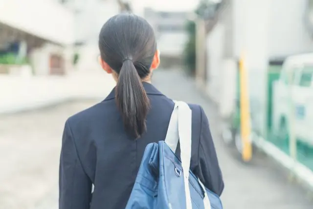 子どもを私立中学に入れるとどれくらいかかる？ 初年度費用の平均は97万円？