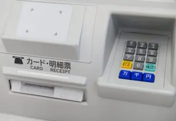 カードローンの借入は賃貸入居審査に影響する？不利になるケースとは