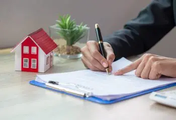 任意売却とリースバックは違う？家に住み続けるなら組み合わせて使おう