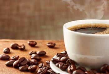 コーヒーを家で飲む頻度が増えた人が約4割。コーヒーを選ぶとき何を重視してる？