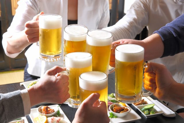 コロナの影響で86.2％が飲みに行く回数が減少。職場飲み会には参加したくない？