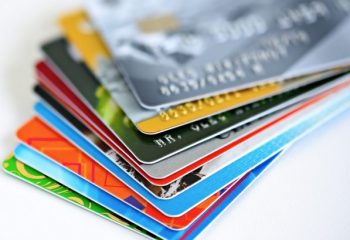 クレジットカードの所有枚数が住宅ローンの審査に影響するってホント？