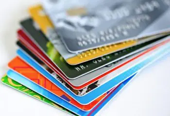 クレジットカードの所有枚数が住宅ローンの審査に影響するってホント？
