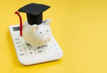 奨学金っていつ、どのように入金されるの？