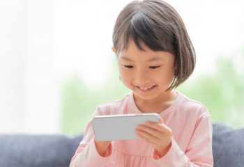 小中高で子どものスマホ利用率はどう変わる？月の料金は？親に内緒で課金したことはある？