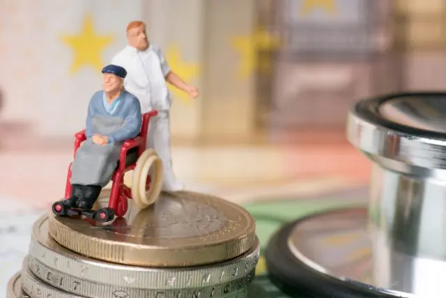 年金だけで支払える？（2）老後の介護費はどれくらいかかる？