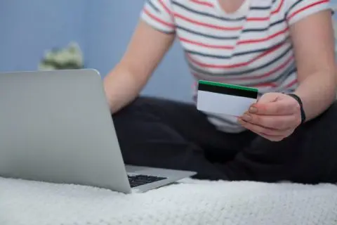 バンクイックの申し込みにはどんな方法がある？ 必要な書類は？