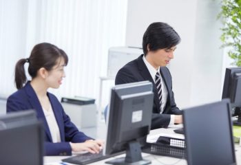 公務員と会社員を両方経験している場合、年金はどうなる？