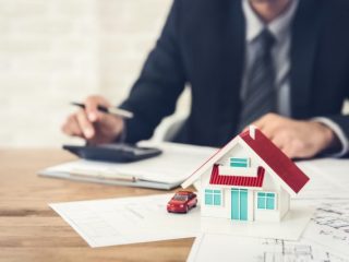 住宅ローンとカーローンは同時に利用できる？ 借入可能額への影響と注意点