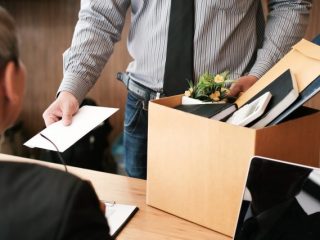 退職時に企業型確定拠出年金の手続きは必要？ 忘れたらどうなるの？