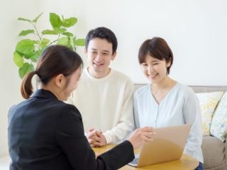 みんなが加入している生命保険会社や保険の種類は？ 営業職員などから申し込んだ人は何割？