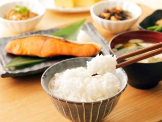 【世間の朝食事情】朝食の予算はいくら？ 毎日同じ朝食を食べている人は何割？