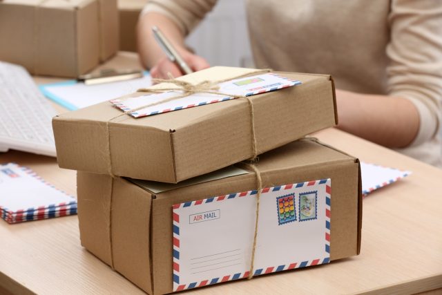 郵便法改正で生活はどう変わる？ 個人事業主やフリーランスが気を付けること