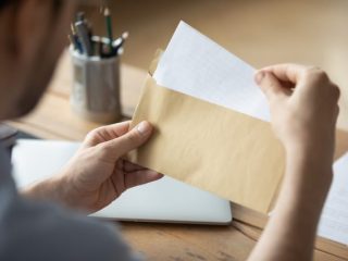 「扶養親族等申告書」が届く対象者とは？ 提出すると受けられる控除とは？