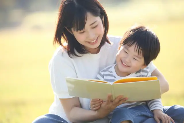 東京都だけもらえる「児童育成手当」の受給対象者とは？「児童扶養手当」とは何が違う？