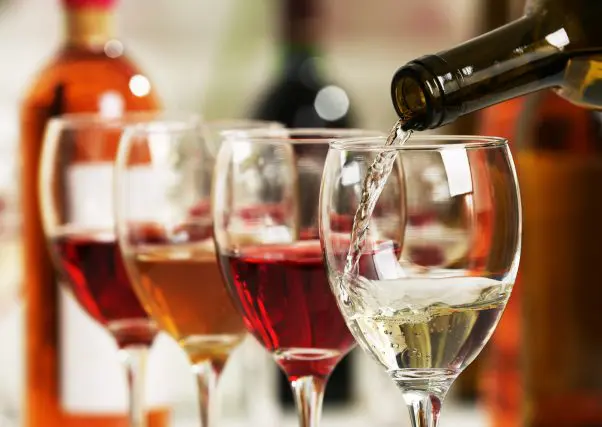 30代の約半数が家でワインを飲む機会が増えた！ 今年のボジョレー・ヌーヴォーは購入する？