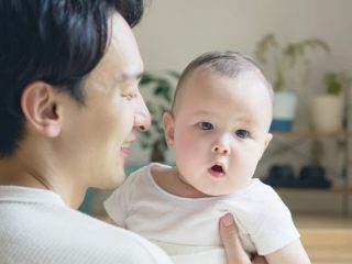 「ウチはぎりぎり児童手当の対象」そう呟く友人の世帯年収はどれくらい？