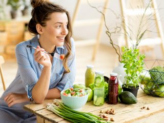 健康のために食生活で気をつけていることは？ 40〜50代が生活習慣病の中でも気にしている症状は？