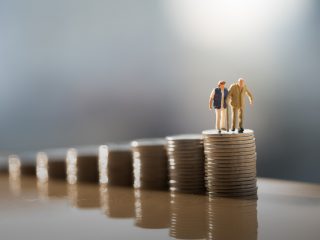 退職した場合、失業保険はいくらもらえるの？ 年収別の金額とは？