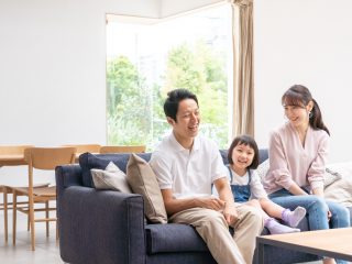 地方の年収800万円と東京の年収1000万円では、どっちの方が豊かに暮らせる？