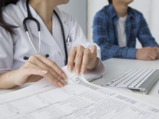 健康保険の加入者はどのような健診が受けられる？