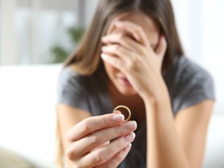 夫の死後、働く女性の遺族年金はいくらになるの？