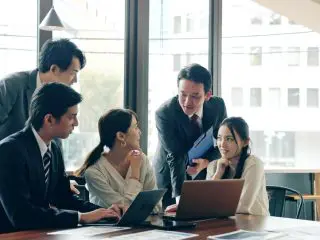 年収800万～900万の会社員は全国で何人に1人の割合？