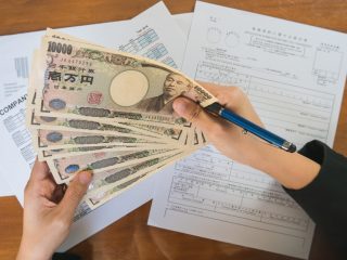 「Go To Eat」も課税対象！コロナ関係の給付金や助成金で「確定申告」が必要なケースとは？