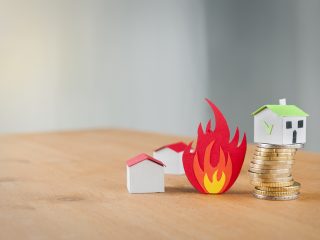 火災保険は必須なの？ 火災保険に入っていないで火事になったらどうなる？