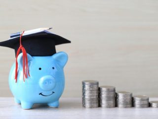 大学初年度にかかる費用はいくら？ どんなことにお金がかかる？