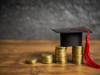奨学金にはどんな種類がある？ 貸与型と給付型の違い、学校独自の奨学金の代表的なものとは？
