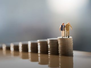 厚生年金の満額いくら？ 現役時代の年収がどのくらいあると最高額になるの？