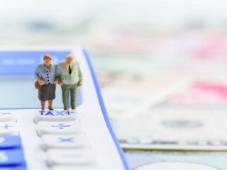 シニアが知っておきたい公的年金控除の制度。65歳未満と65歳以上の違いは？