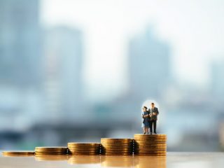 年金だけで大丈夫？ 老後資金は何歳から準備を始めるべき？