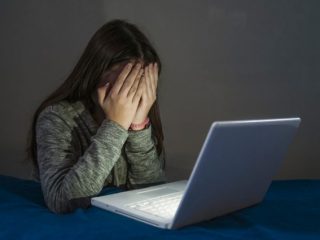 子どもが同級生から「ネット嫌がらせ」。相手の親に損害賠償金を請求できる？