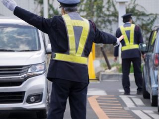 定年後に警備員として勤務すると年収どのくらいになる？