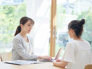 年金相談は代理人に依頼できる。年金相談を委任するときに必要な委任状の様式や提出までの流れを解説