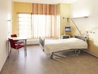 【差額ベッド代問題】病院都合で「個室」に移されました…「差額ベッド代」は自費でしょうか？