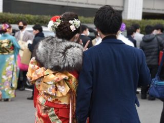 子供の成人の記念に親が負担する費用はいくら？ 男女差は大きい？