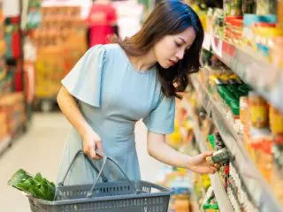 毎日利用するスーパーで値上げを実感する人が多数！ 1回の買い物の平均金額や値上げの影響をチェック