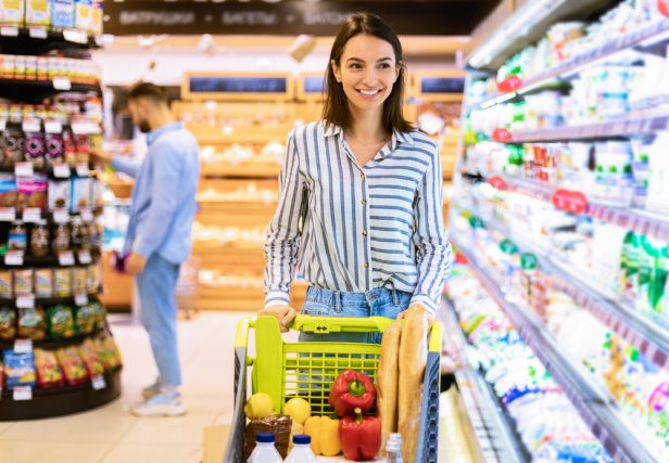 コロナ禍のスーパーマーケット利用調査。コロナ前と比較してスーパーマーケットの店頭利用は「変わらない」が61％！