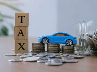 自動車税と軽自動車税の仕組み。排気量による税額の違いも解説
