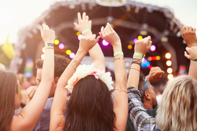 夏は音楽フェス真っ盛り！ ところで音楽フェス開催にはどんな費用がかかっているの？