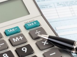 会社員が定年までに支払う税金の総額は？ 直接税と間接税の違いも確認しよう！