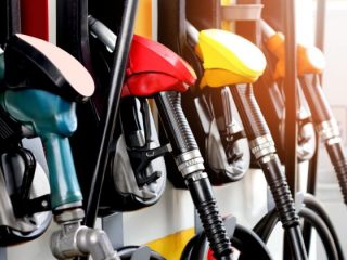 ガソリン価格の高騰が家計を圧迫！ 燃費を上げる簡単な方法とは？