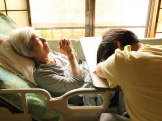 介護の負担を減らす手段はたくさん！ 制度を活用して仕事と両立しよう